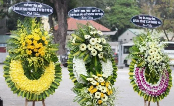 Chữ trên vòng hoa viếng